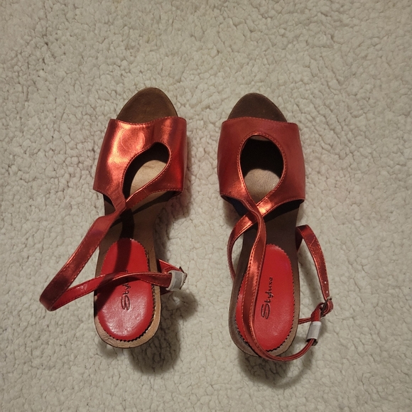 🔥HP🔥11-19-24🔥WOMENS STYLUXE WEDGE PLATFORM HEELS RED WITH ANKLE STRAP SIZE 9 - Picture 8 of 10